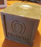 Lot 5 cubes 300grammes pur savon de Marseille. (1.5 KG)