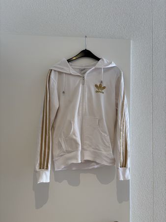 vintage Adidas Hoodie mit Goldakzenten