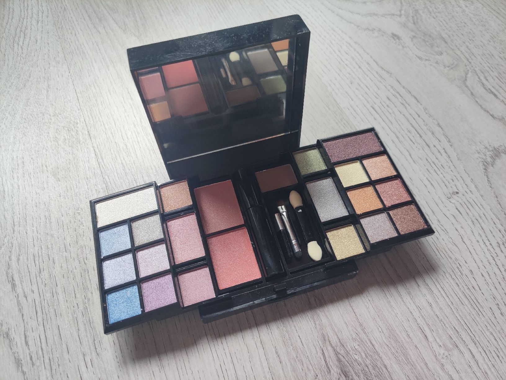Make-up: Mistine Make-up Set – Nuovo (secondo la descrizione) da Nottwil venduto da sukkus.ch