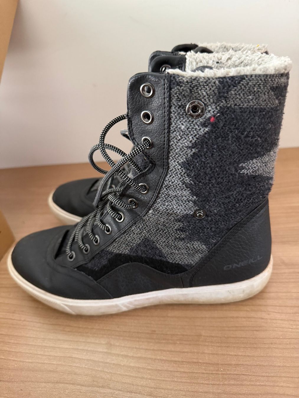 Chaussures femmes: Winterschuhe von O'Neill Gr 40 – D'occasion à Zollikofen par Maria_verena 1