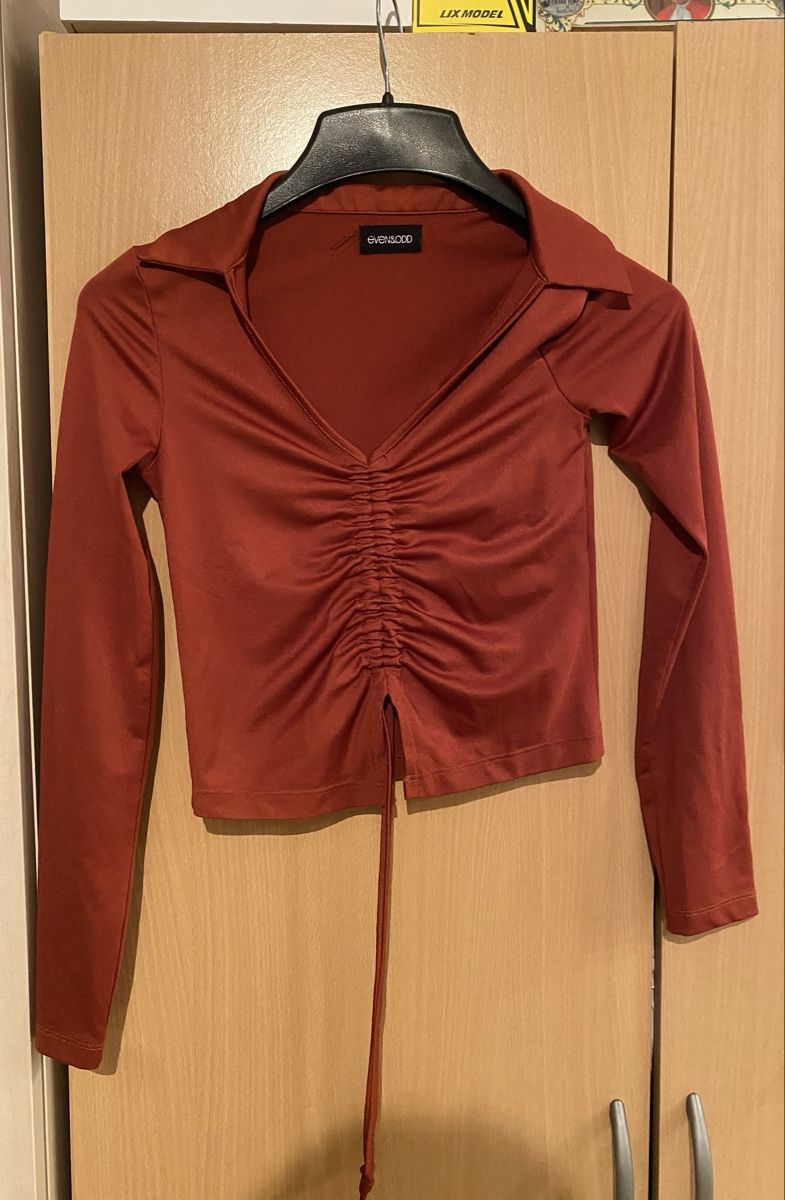 Tops: Top avec élastique – D'occasion à St-Légier-Chiésaz par lea_6k5s