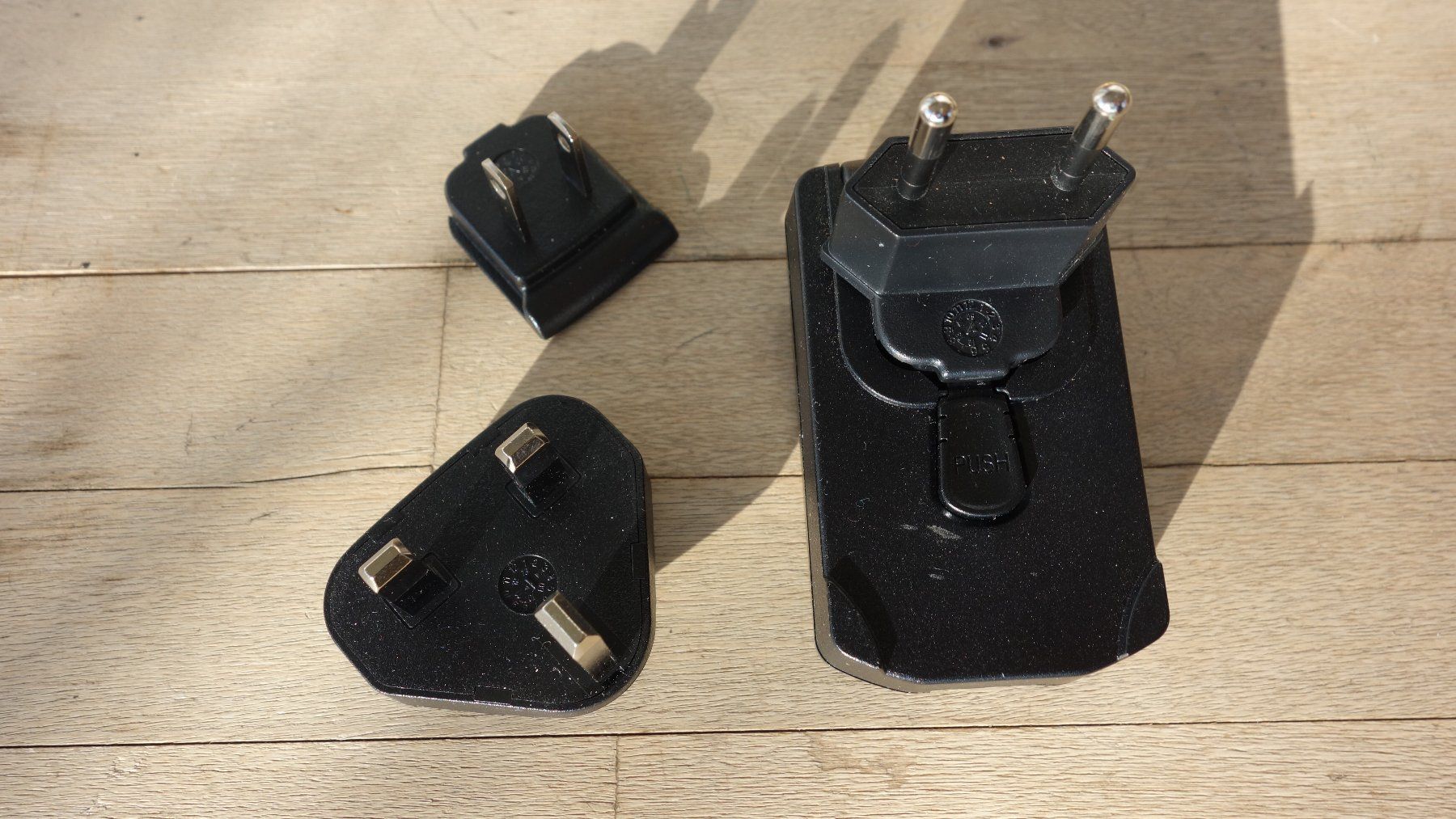 Laufwerke & Adapter: Reisestecker mit USB EU UK US- VERSAND MÖGLICH – Neu (gemäss Beschreibung) aus wolfhausen von dynamik1971 3