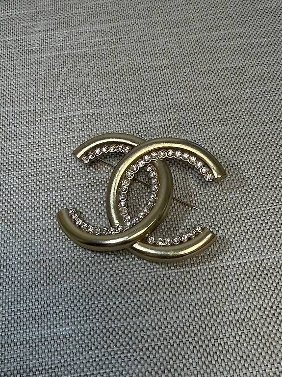 Spille & Fermagli: Chanel Brosche CC – Usato da Dübendorf venduto da malina7797