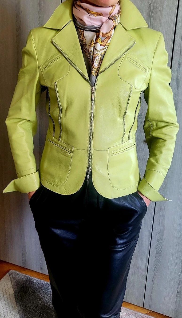 Madeleine Giacche: Veste en cuir Madeleine, taille 34. – Usato da Neuchâtel venduto da wikit