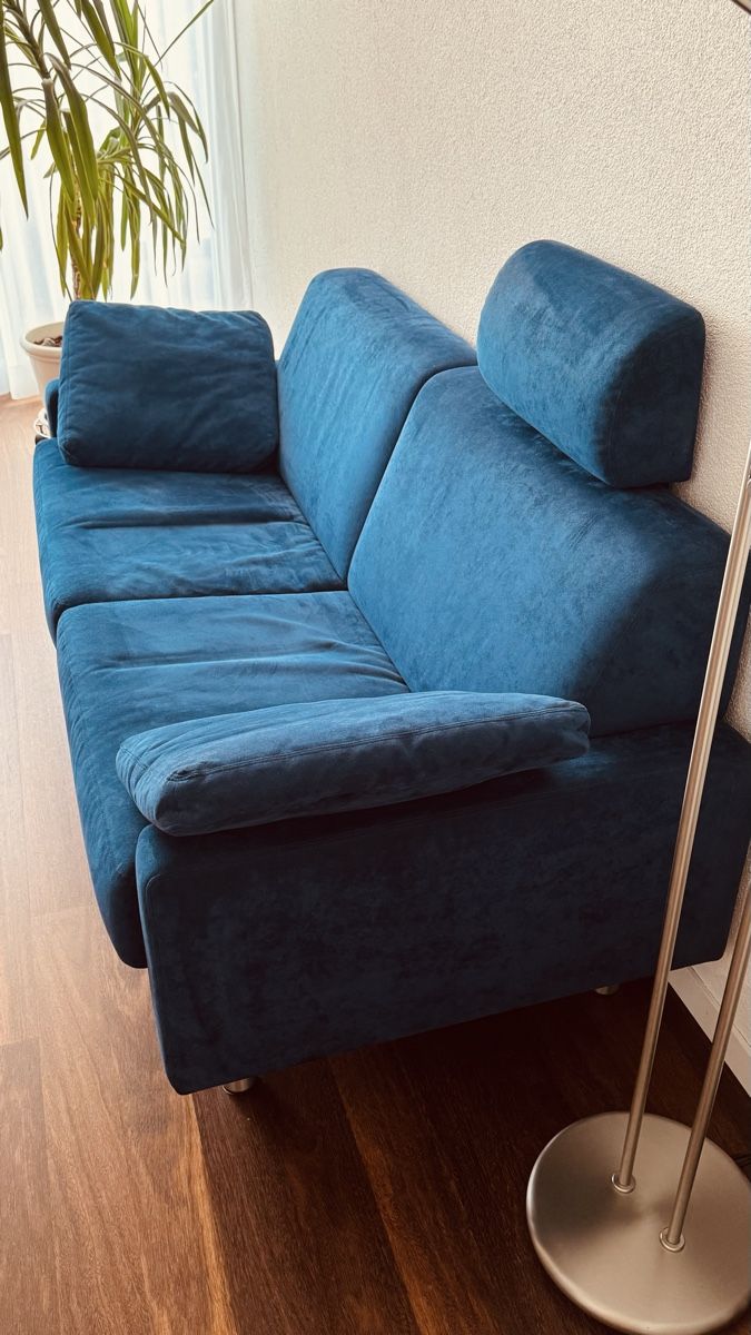 Divani: Blaues 2er Sofa Marke Intertime – Usato da Oberrohrdorf venduto da Cocopalm44 1