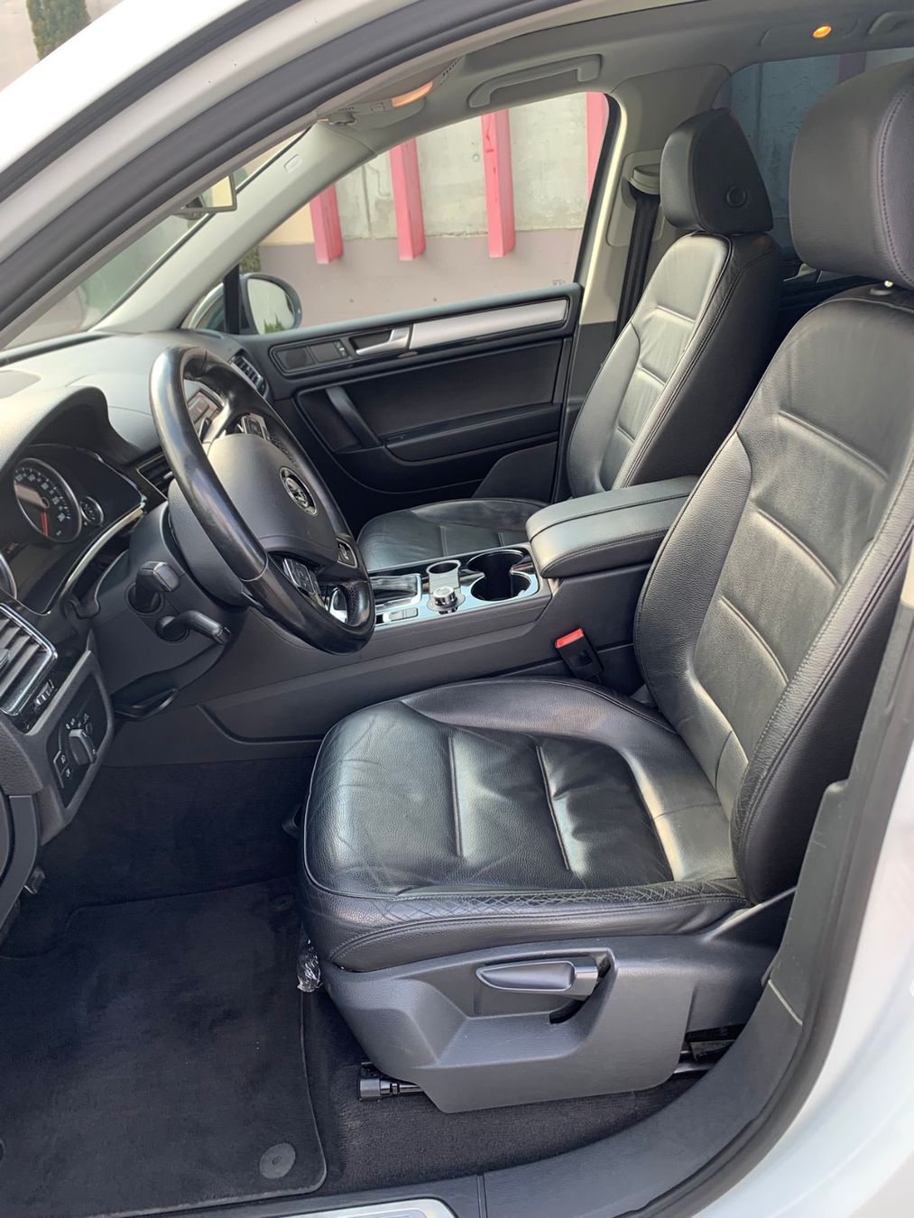 VW Automobili: VW Touareg 3.0 tdi R-Line – Usato da Studen BE venduto da sabit08 6