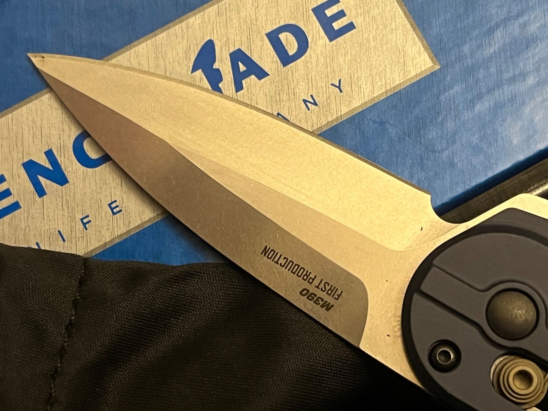Benchmade Coltelli tascabile: Benchmade Lowden M390 Manual Folder Messer _GRATIS_Versand_ – Nuovo e nell'imballaggio originale da St. Niklaus VS venduto da wildholzmann