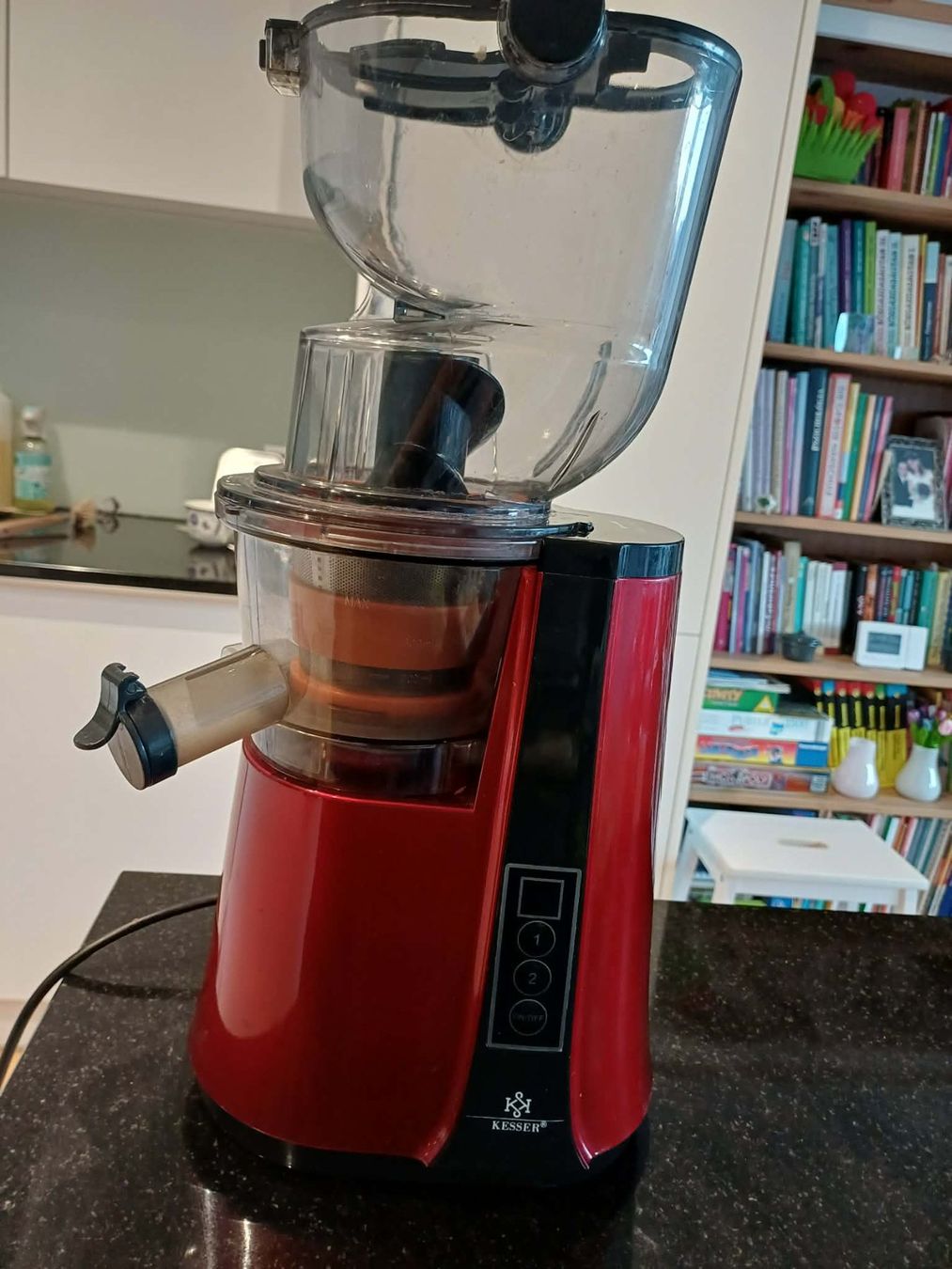 Elettrodomestici da cucina: Kesser Entsafter - Rot – Usato da Wil SG venduto da Berg1-Bob