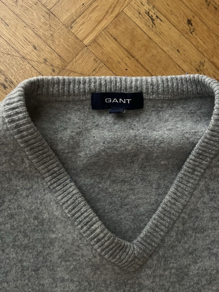 Gant Maglioni & Felpe: Gant Grey Wool Jumper/V Neck – Usato da Basel venduto da Iggy-5762 1