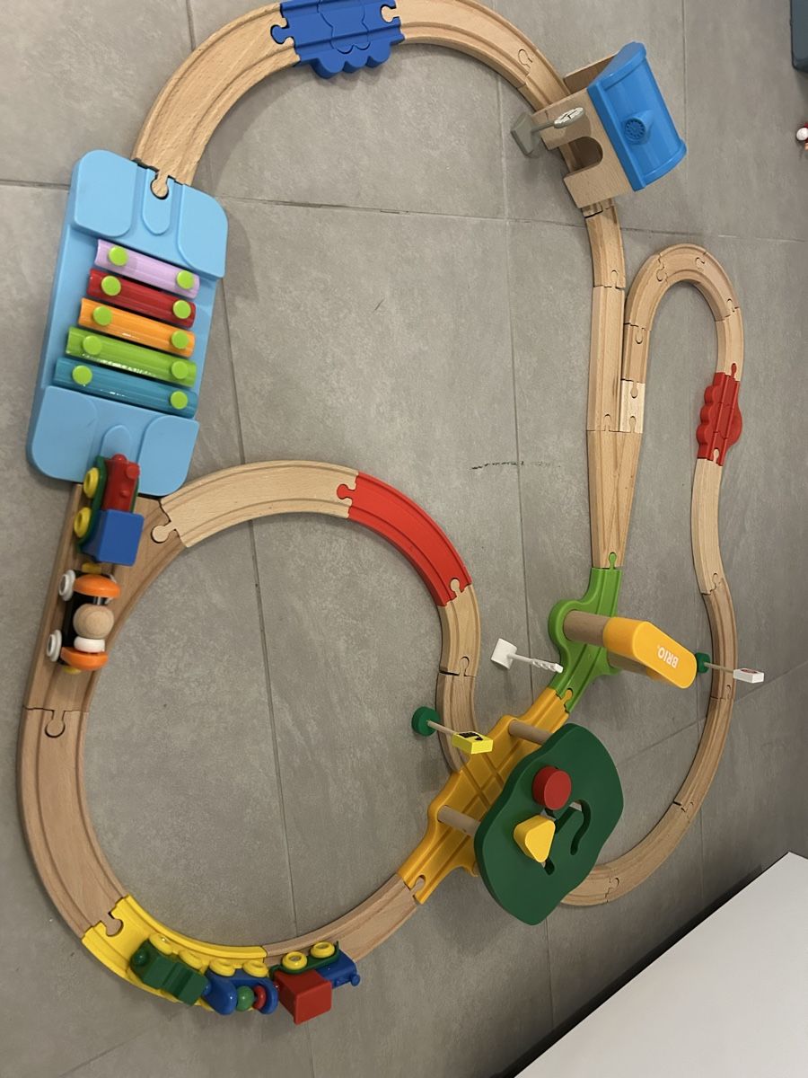 Jouets: Holzeisenbahn Set guter Zustand – D'occasion à Ettingen par ste_ctr6 1
