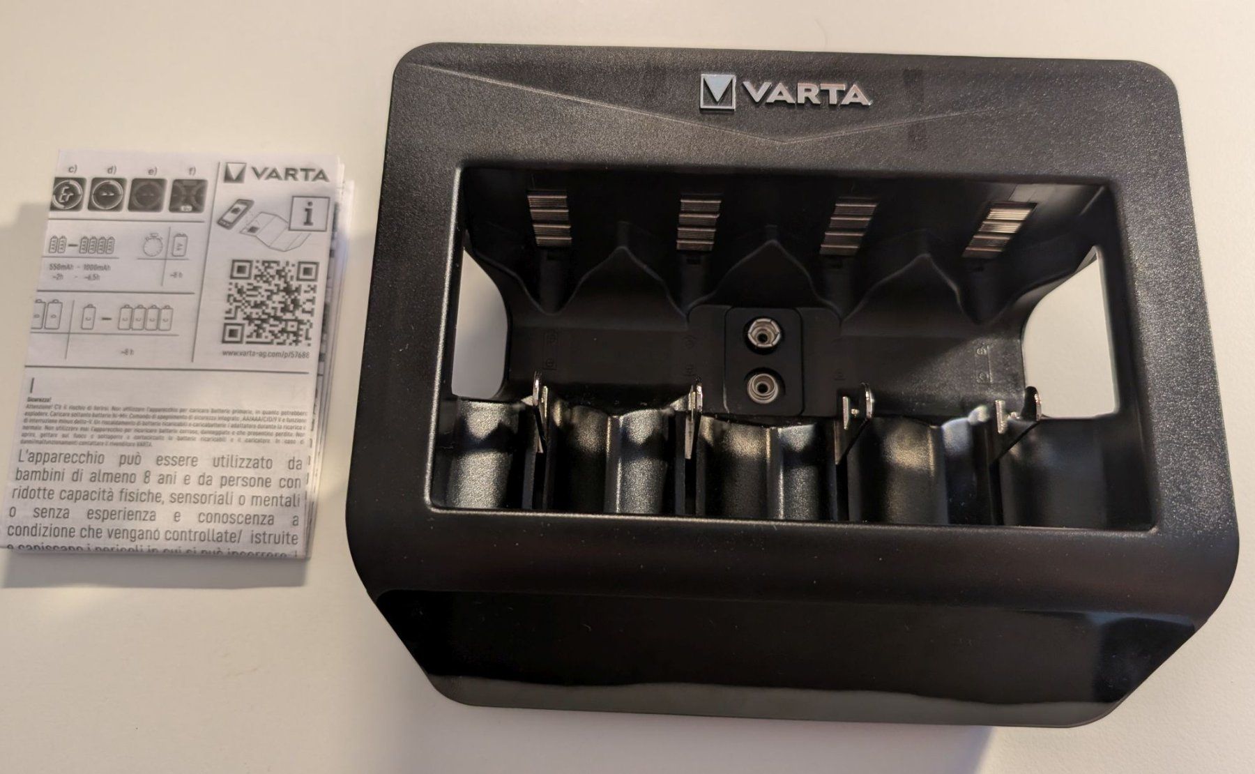 Varta Akkus & Batterien: Varta LCD Universal Charger+ Type 57688 – Gebraucht aus Zürich von FloLer