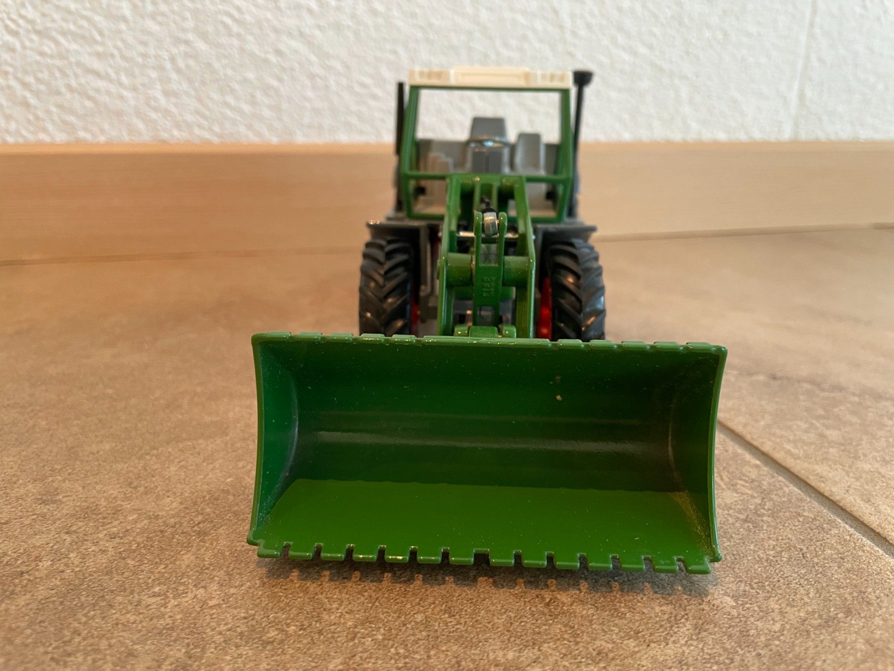 Fendt Trattori: SIKU Fendt Xylon – Nuovo e nell'imballaggio originale da Kreuzlingen venduto da Stefan1150 1