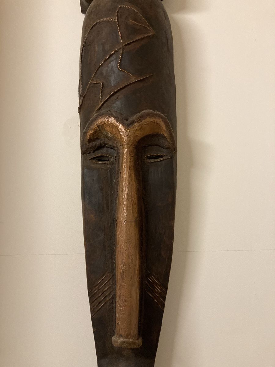 Internationale Kunst: Maske (Kamerun) m Kupfer Applikationen (Chameleon) 92 x 23 – Neu (gemäss Beschreibung) aus Bolligen von abara1 1