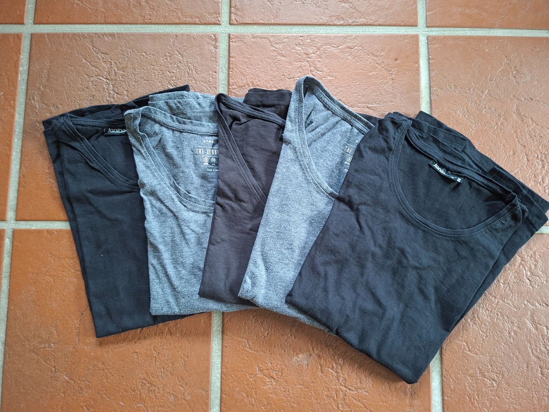 T-shirt: Janina & Atmosphere; 5 Stk. Basic Langarm-Shirt Gr. 36 – Usato da Boniswil venduto da Totomat-Lady