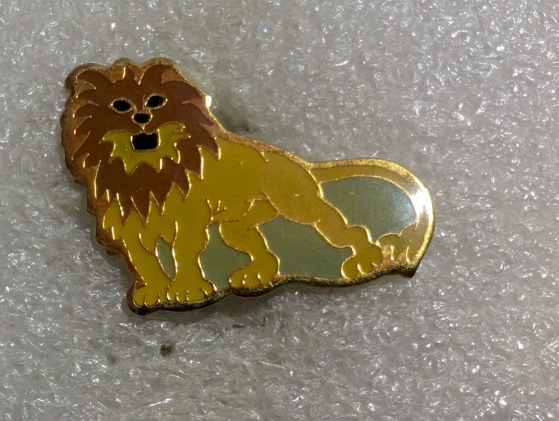 Placchette & Badge: Ansteckbutton 242: Löwe – Usato da Oppligen venduto da Pin-Fall-Shop