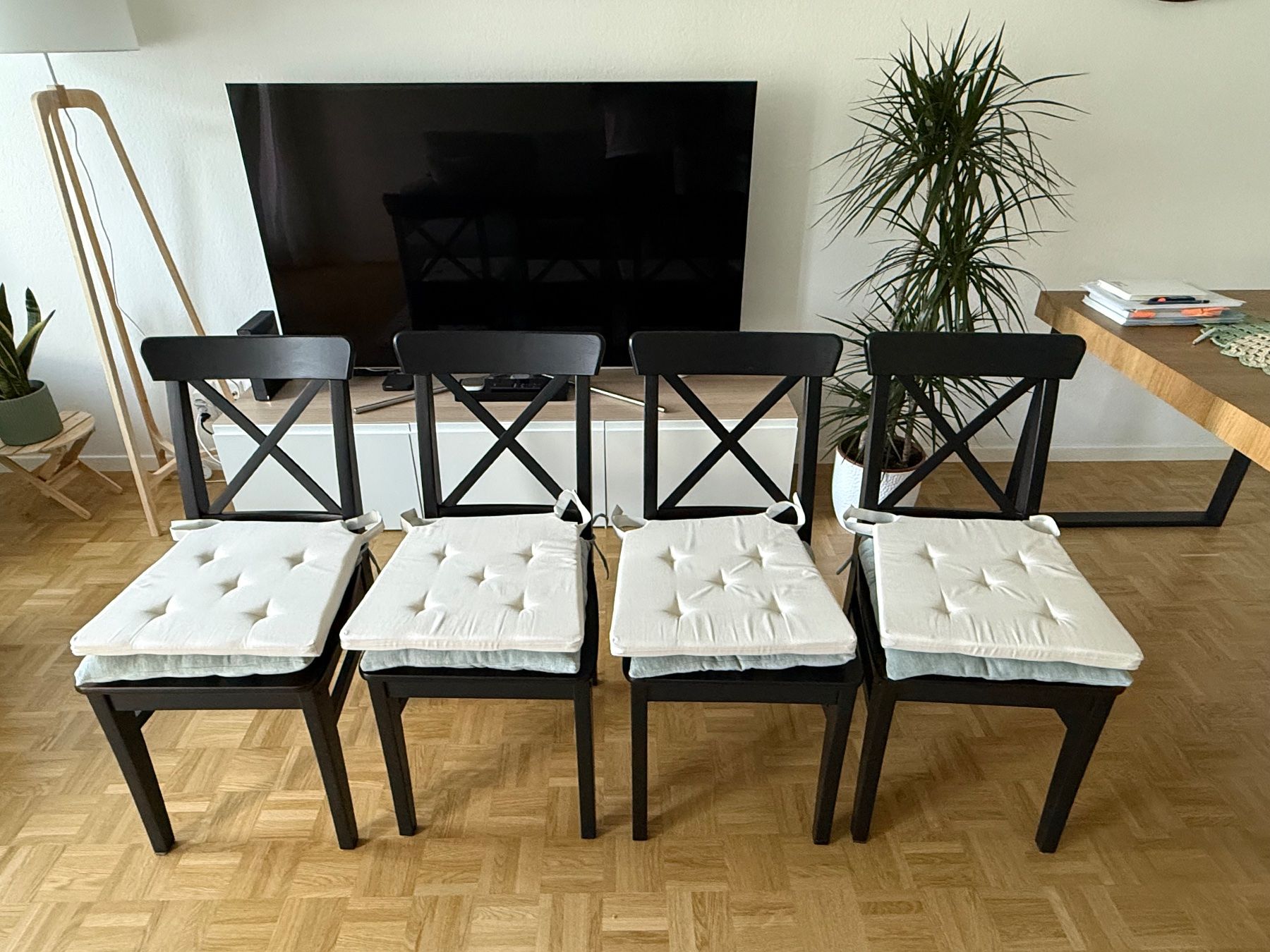 Ikea Stühle: Set 4 sedie nere con cuscini colore verde e beige – Gebraucht aus Glattbrugg von flo_j5g9 2