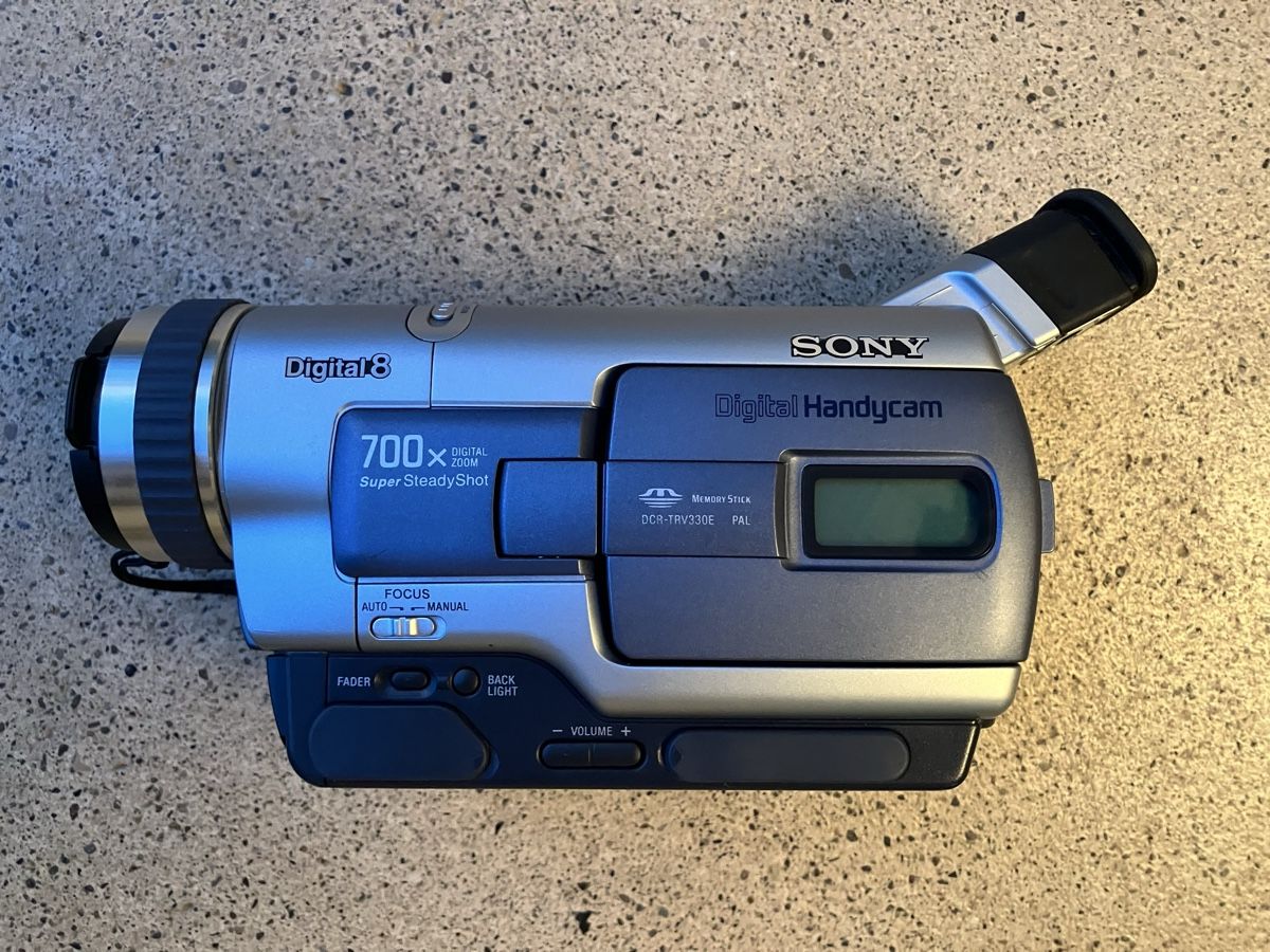 Sony Videocamere: Videokamera Sony Digital8 – Usato da Ehrendingen venduto da Calypso65 1