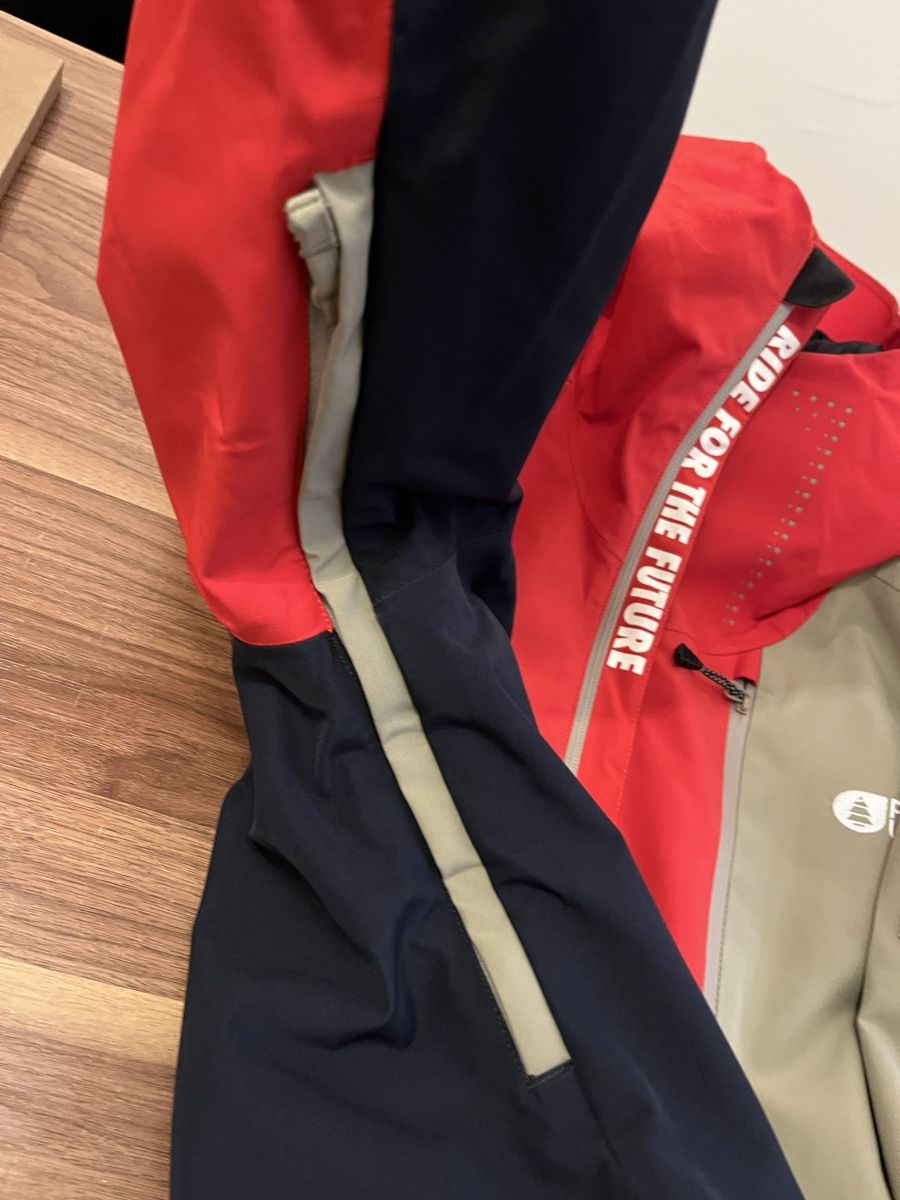 Picture Jacken: Snowboardjacke Picture – Gebraucht aus Bern von BCGG23 5