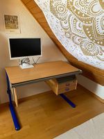 Schreibtsch manuell höhenverstellbar, 115x60cm, ohne Monitor