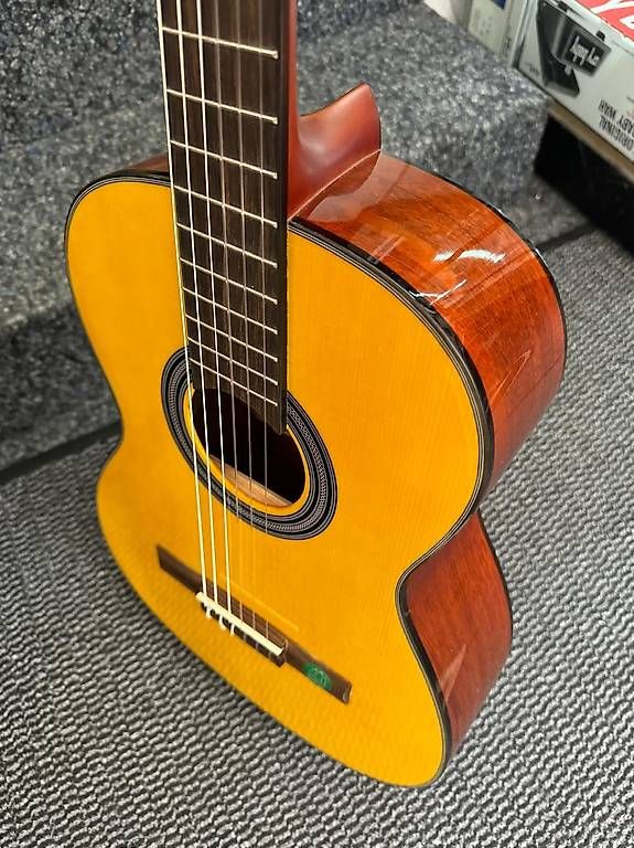 Musikinstrumente: Guitare Espagnole Classique cordes nylon. Good for beginners – Gebraucht aus Morges von GvnMusic 2