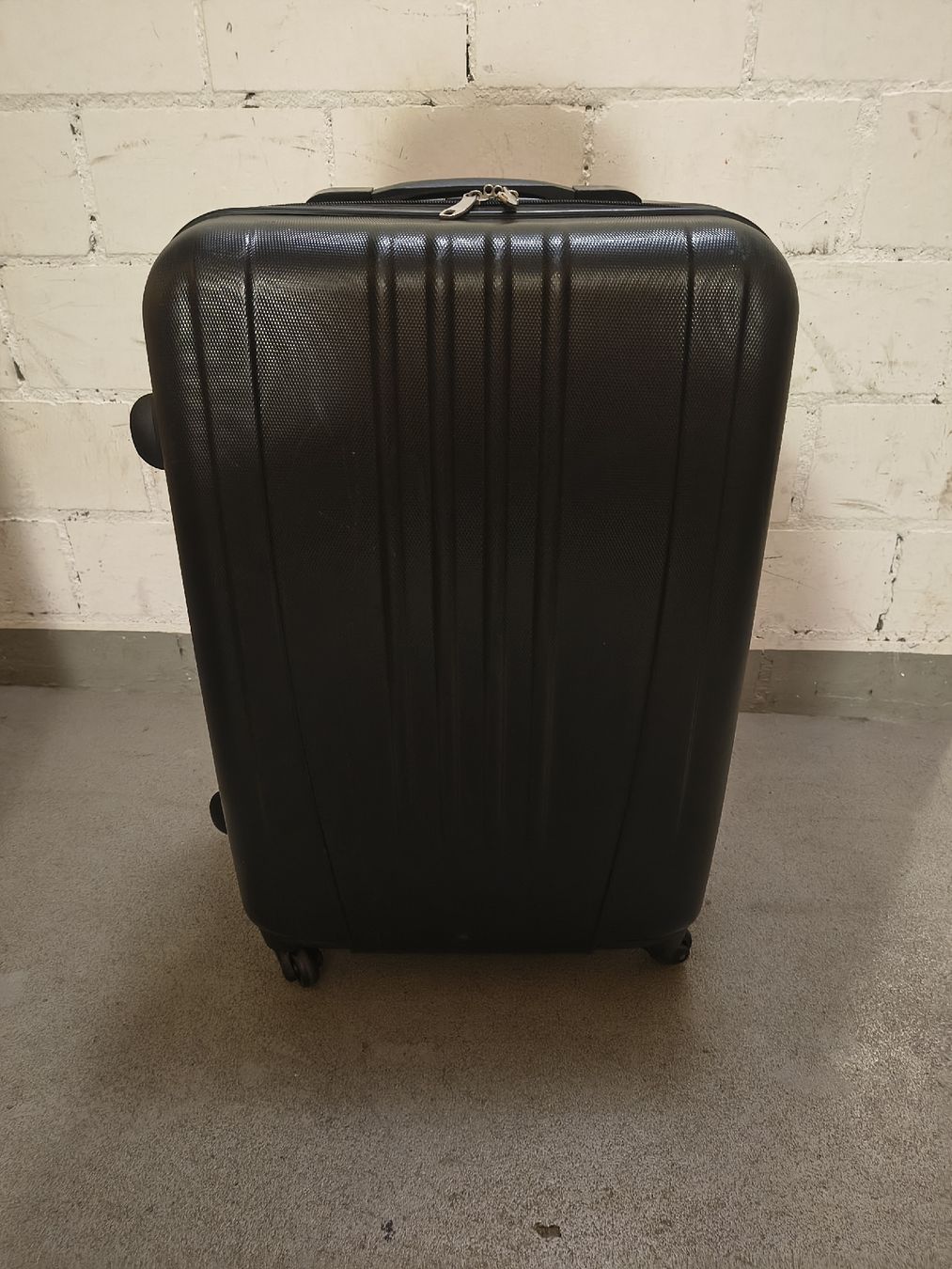 Valigie: Schwarzer Reisekoffer Trolley - Größe M – Usato da Meilen venduto da kr81