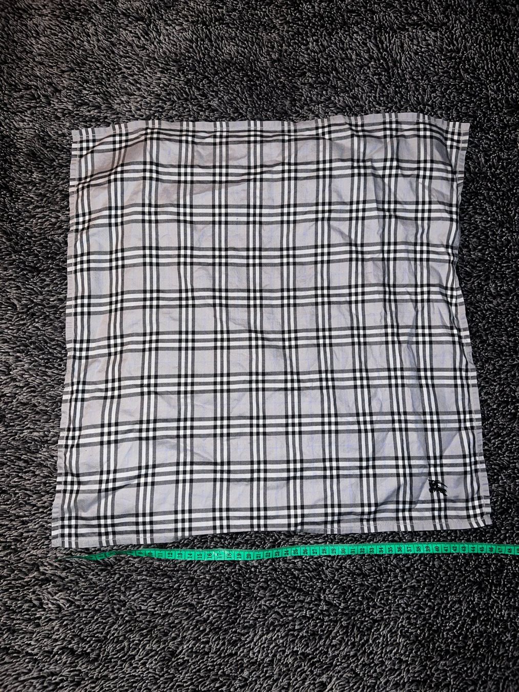 Burberry Foulards, Tücher & Schals: Burberry Halstuch Schwarz Weiss Check – Gebraucht aus Winterthur von Dejv 1