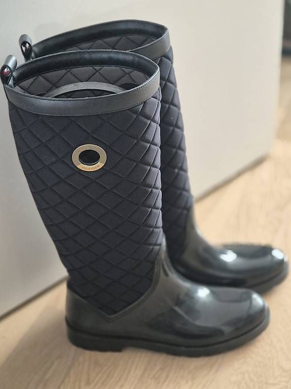 Scarpe da donna: Gummistiefel Tommy Hilfiger – Usato da Rheinfelden venduto da noale 3