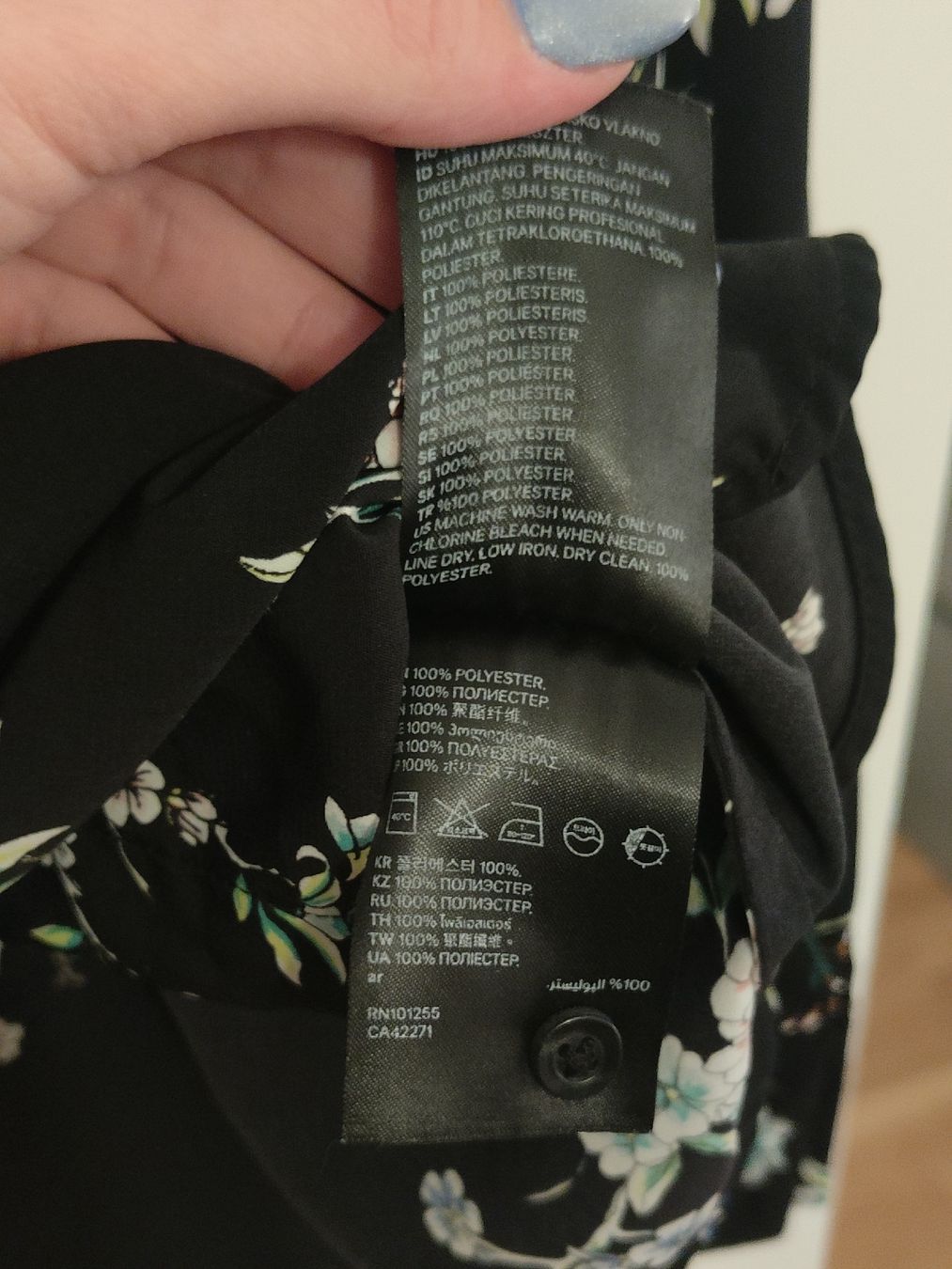 H&M Camicette: Schwarze H&M Bluse mit Blumenmuster, Gr S – Usato da Rheinfelden venduto da JamieBabsi 3