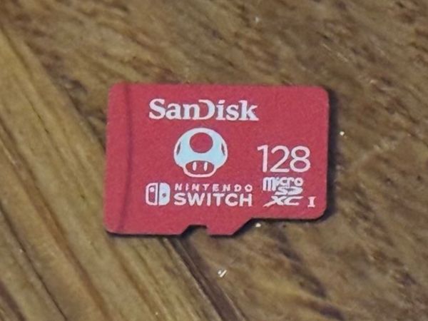 Nintendo Konsolen: Nintendo Switch Pack + SD card 128 Go + 2 Games – Gebraucht aus Zürich von pie_jx8x 8