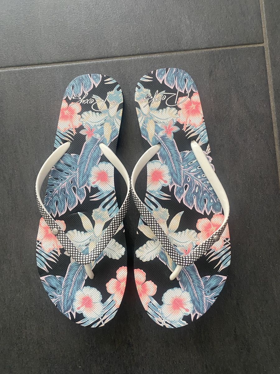 Scarpe da donna: Roxy Flip-Flops Sommer Grösse 41Blumenmuster Gut erhalten – Nuovo e nell'imballaggio originale da Staad SG venduto da Malevi2 1