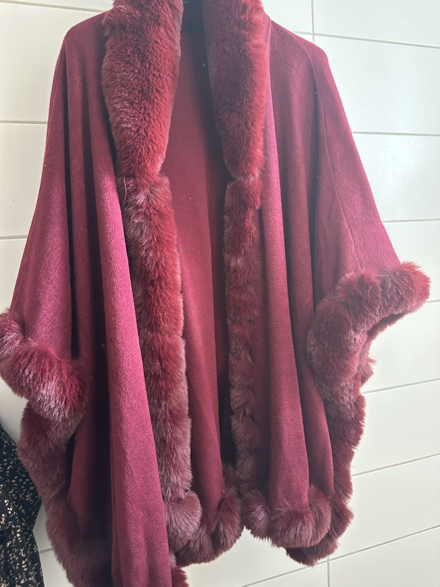 Sonstige Damenmode: Damen Cape oder Poncho – Neu (gemäss Beschreibung) aus Basel von Ivana_4