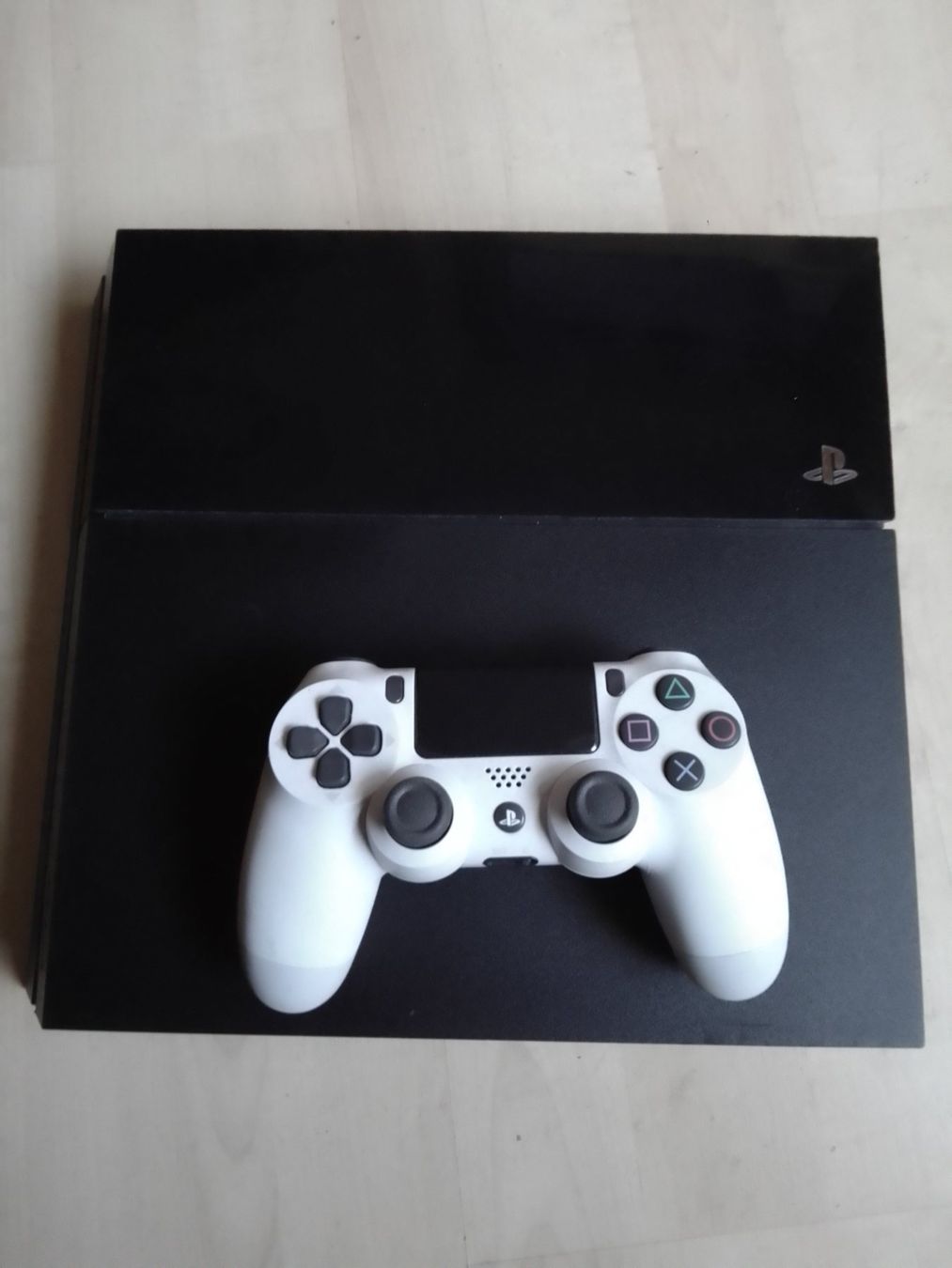 Sony Console: Play Station 4 mit Controller – Usato da Naters venduto da sealed-gamer