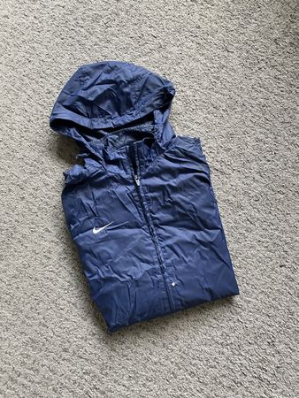 Veste Nike Imperméable - Taille L - Idéale pour l'automne!