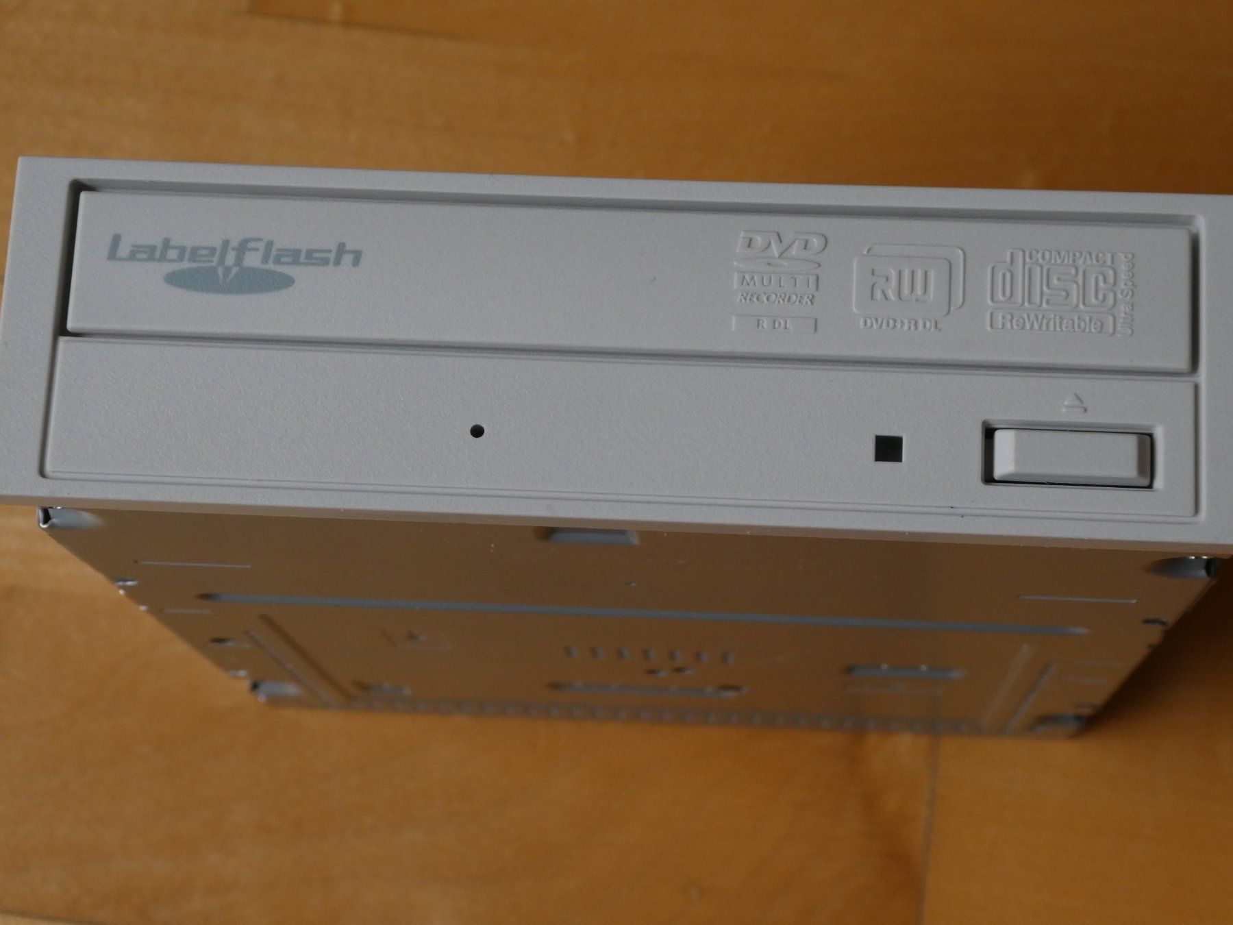 Docking station: CD Laufwerk mit Dockingstation – Usato da Muntelier venduto da Rwc 5