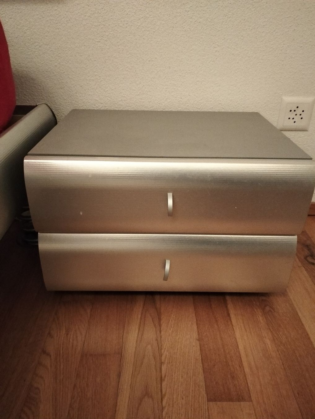Letti: Bett mit Nachttisch und Kommode und Bild – Usato da Gommiswald venduto da ram_xqt8 2
