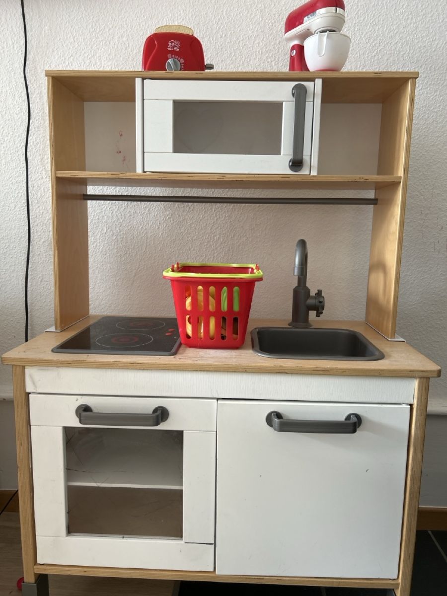 Ikea Giocattoli: Cuisine en bois IKEA – Usato da La Chaux-de-Fonds venduto da tuoro25