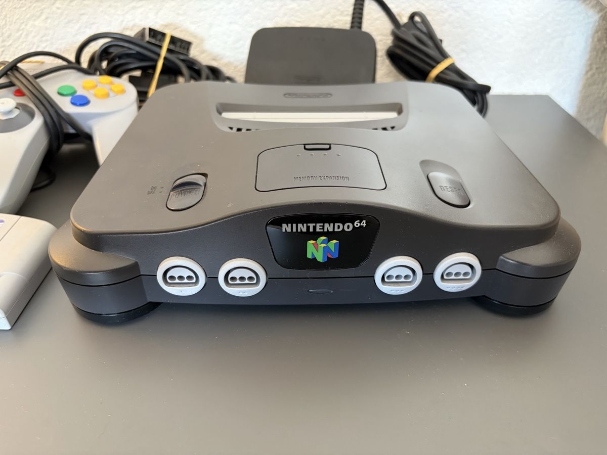 Nintendo Console: Nintendo 64 + Super Mario 64 + Controller – Usato da Moudon venduto da AndreSR89 3