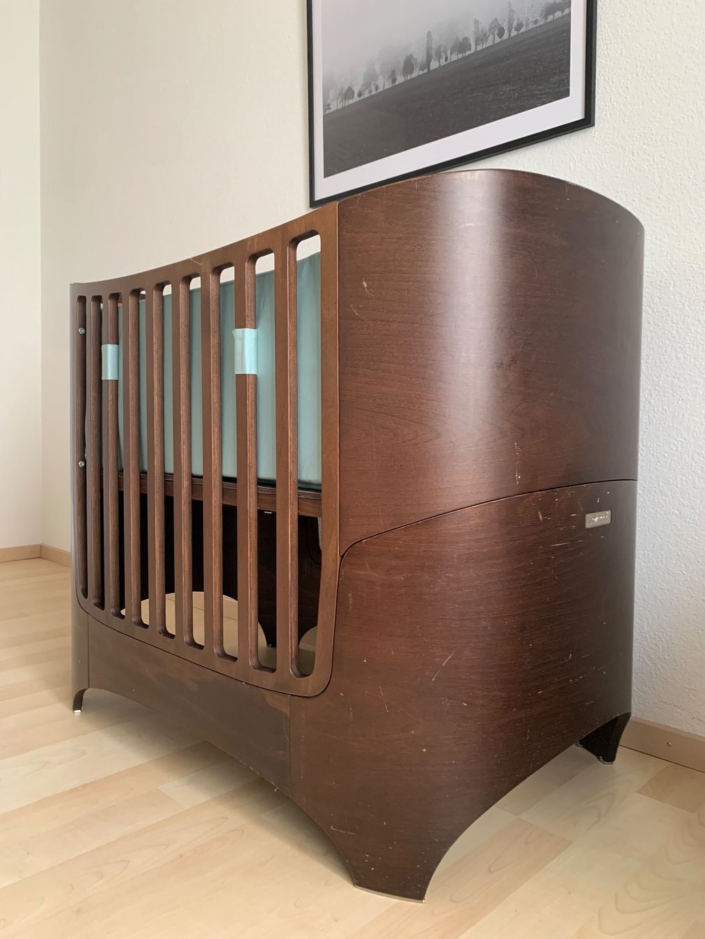 Leander Betten: Leander Walnut Classic Baby Cot + Junior Parts + Bumper – Gebraucht aus Kriens von mat_9gtt 2