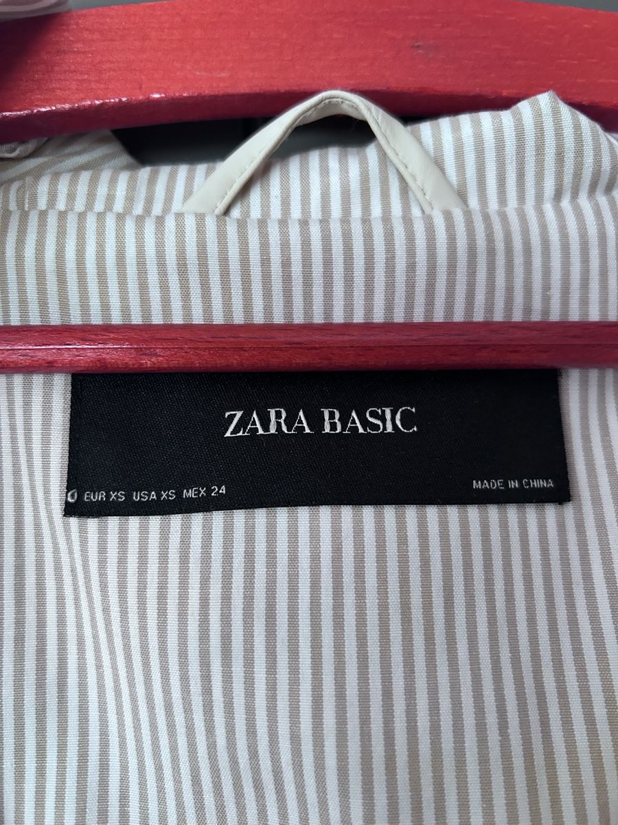 Zara Mäntel: Regenmantel Zara Basic hellbeige mit Kapuze Grösse XS – Gebraucht aus Einigen von Babychilli 1
