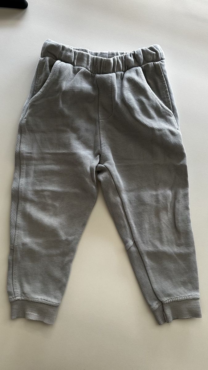 Zara Pantaloni: Zara Hose / Joggers, Size 98 – Usato da Zürich venduto da KrisZH