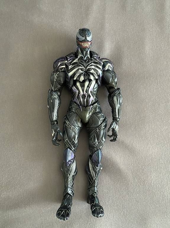 Statuette: Venom Figur Play Arts – Usato da Wohlen AG venduto da Capo13
