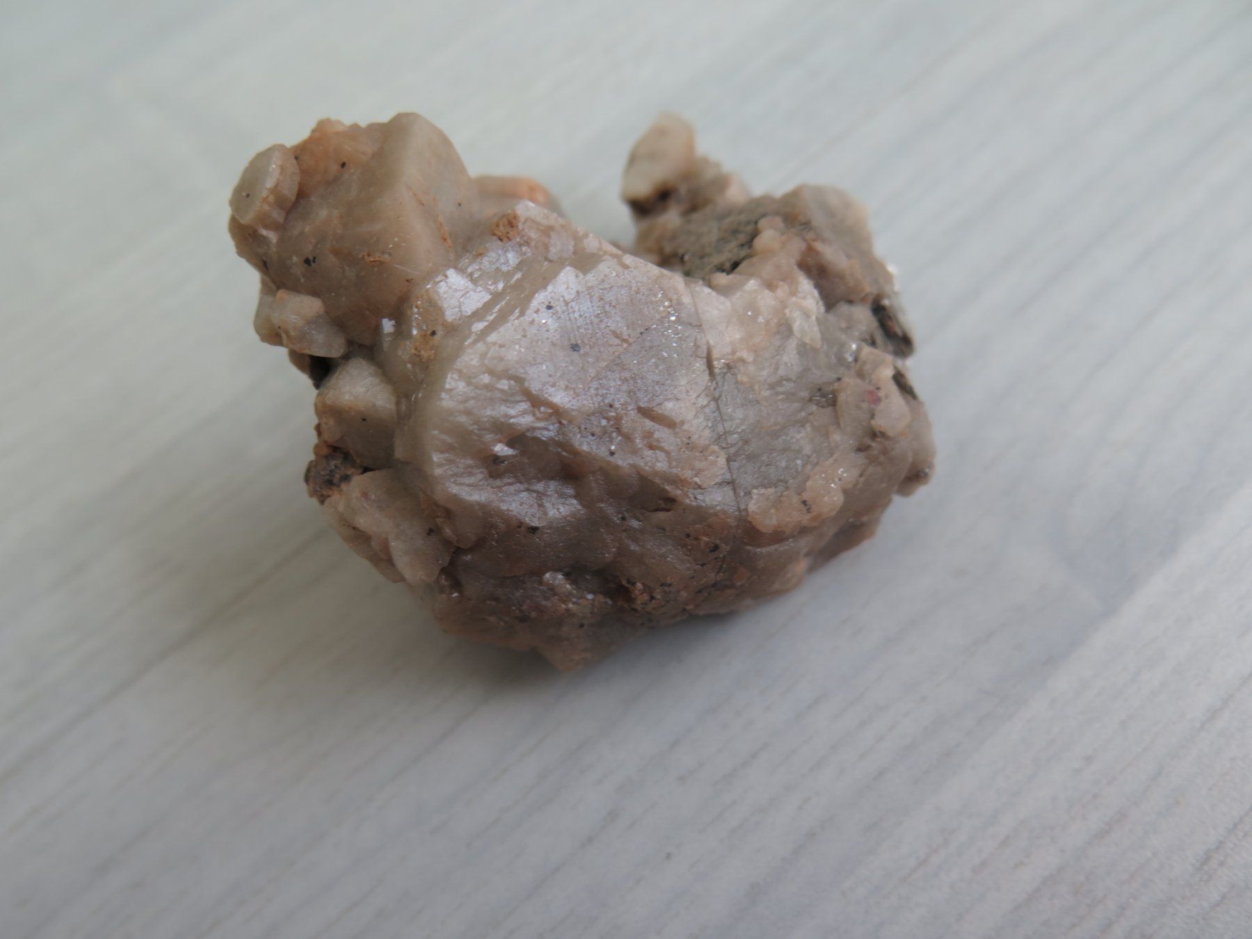 Minerali & Pietre curative: Mikroklin mit Muskovit von Namibia – Usato da Schaffhausen venduto da Yamakana51L8736OQ8 7