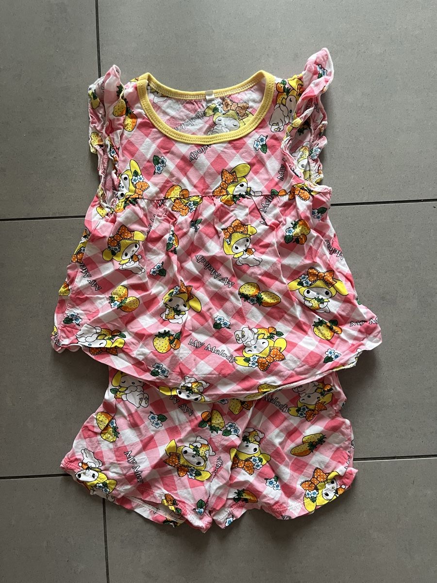 Lotti & Set di vestiti: My Melody luftiges Sommeroutfit, Gr. 110 – Usato da Zürich venduto da jmg_8005