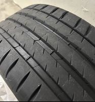 Pneus 225/40 R19 et 255/35 R19