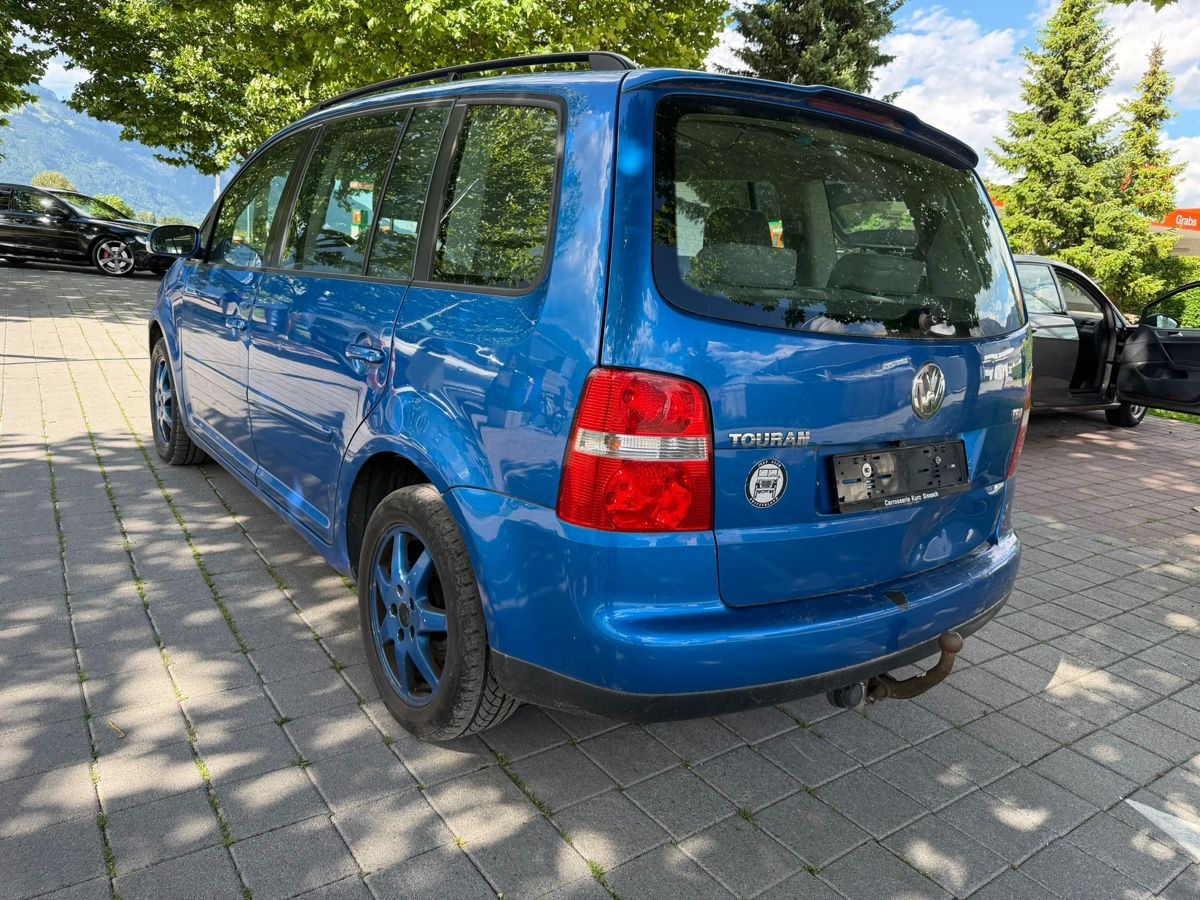 VW Automobili: Vw touran 2.0 d  – Usato da Buchs SG venduto da mef_78tr 2