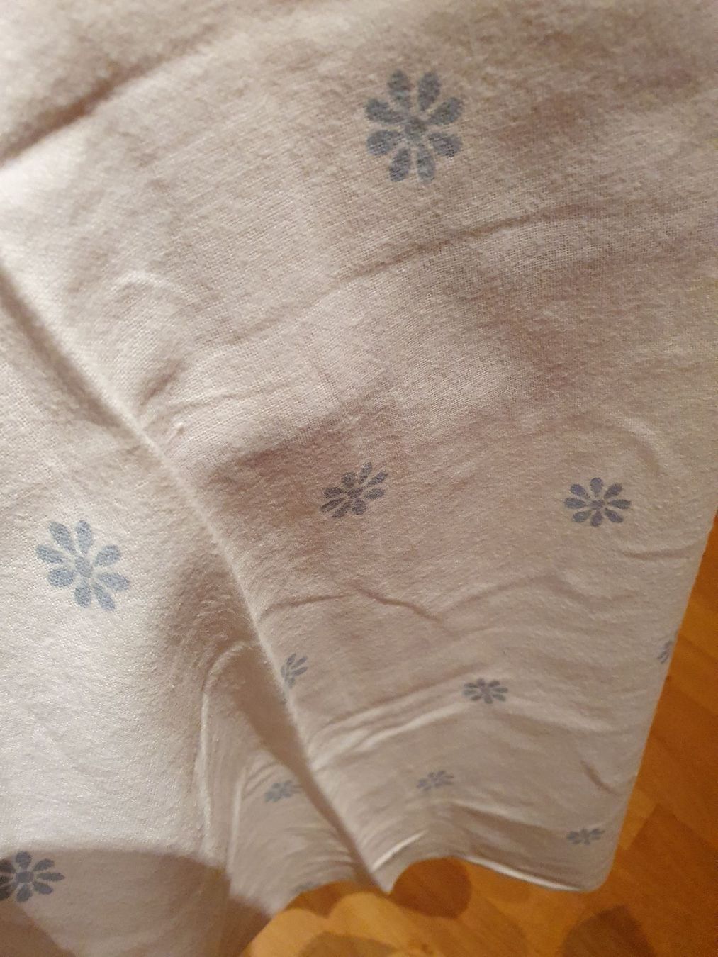 Tessuti: Weisses Tuch mit blauen Blümchen uralt – Usato da Ferden venduto da jemyce 2