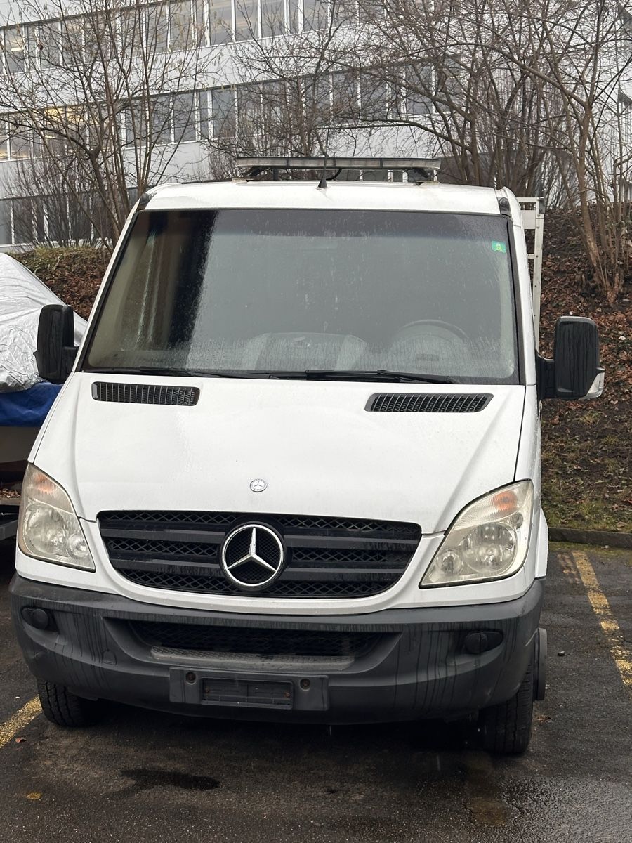 Mercedes-Benz Veicoli commerciali: Mercedes Benz Sprinter 513 CDI Doka mit Schwingsitz – Usato da Rotkreuz venduto da REISENDE.MIT.LICHT. 2