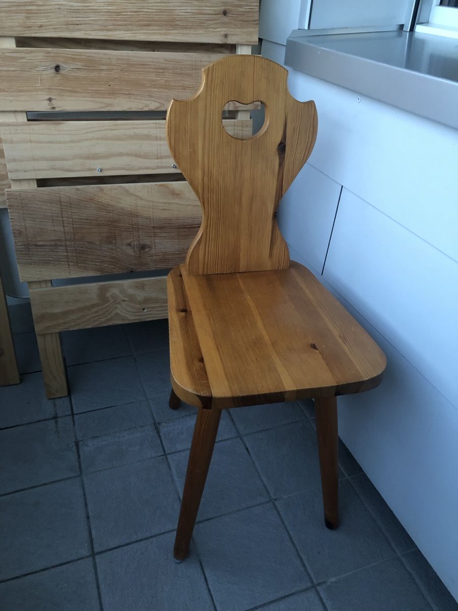 &Tradition Stühle: Küchenstuhl( Stabelle) massiv – Gebraucht aus Wil SG von wexi
