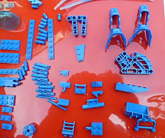 Lego Baukästen: Lego Ersatzteile sortiert, blau – Gebraucht aus Effretikon von Heimstudio 4