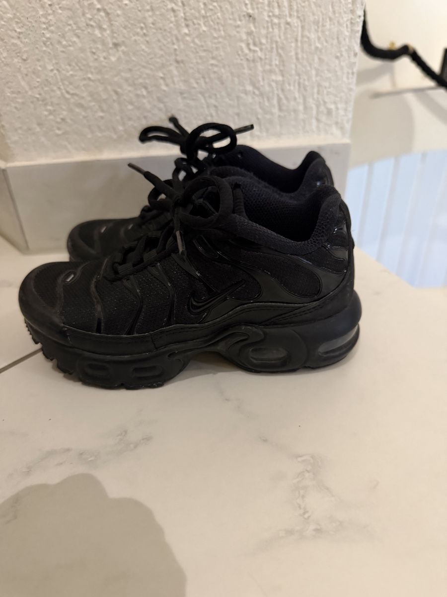 Nike Scarpe per ragazzi: Nike schwarz Grösse 28 – Usato da Effretikon venduto da mige82